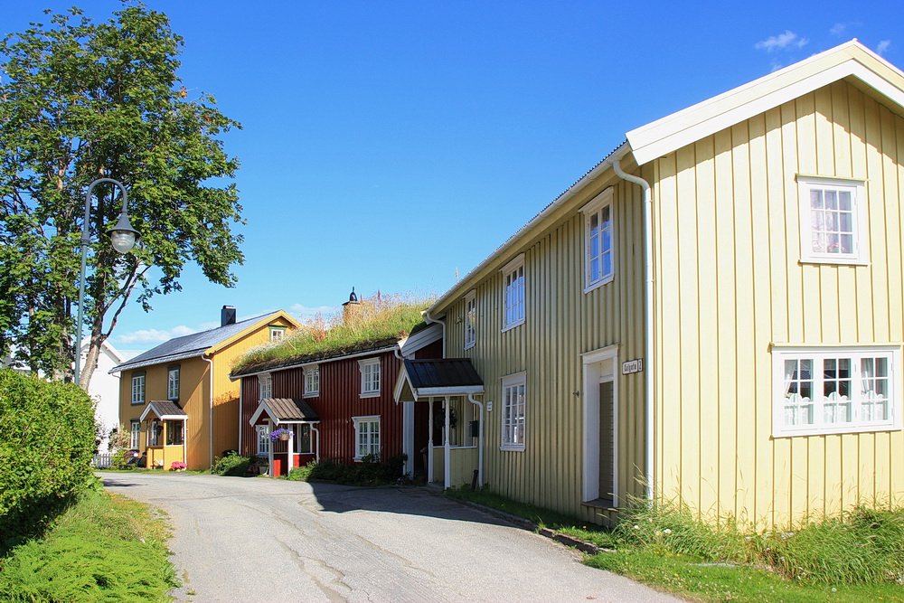 Moholmen ist der schönste Teil der Stadt mit den alten bunten Holzhäuschen. 